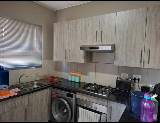 2 BEDROOM APARTMENT FOR SALE IN GLEN AUSTIN